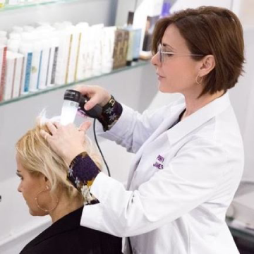 Who Are Trichologists?